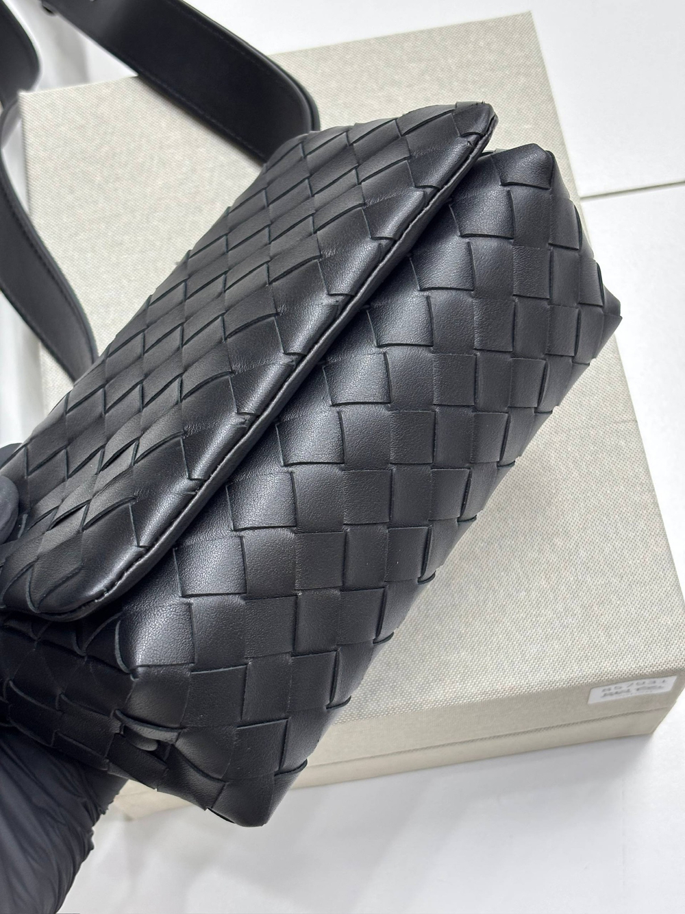 Сумка через плечо Bottega Veneta Intrecciato Mini Bag with Flap