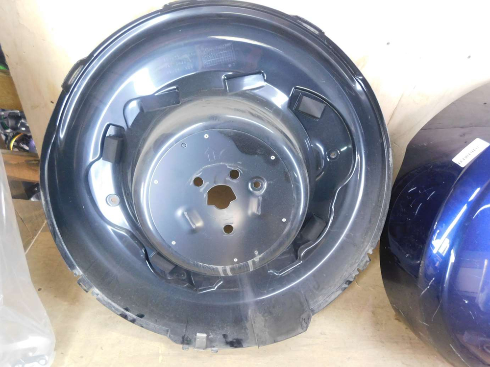 колпак запасного колеса Toyota RAV4 ACA31 36
