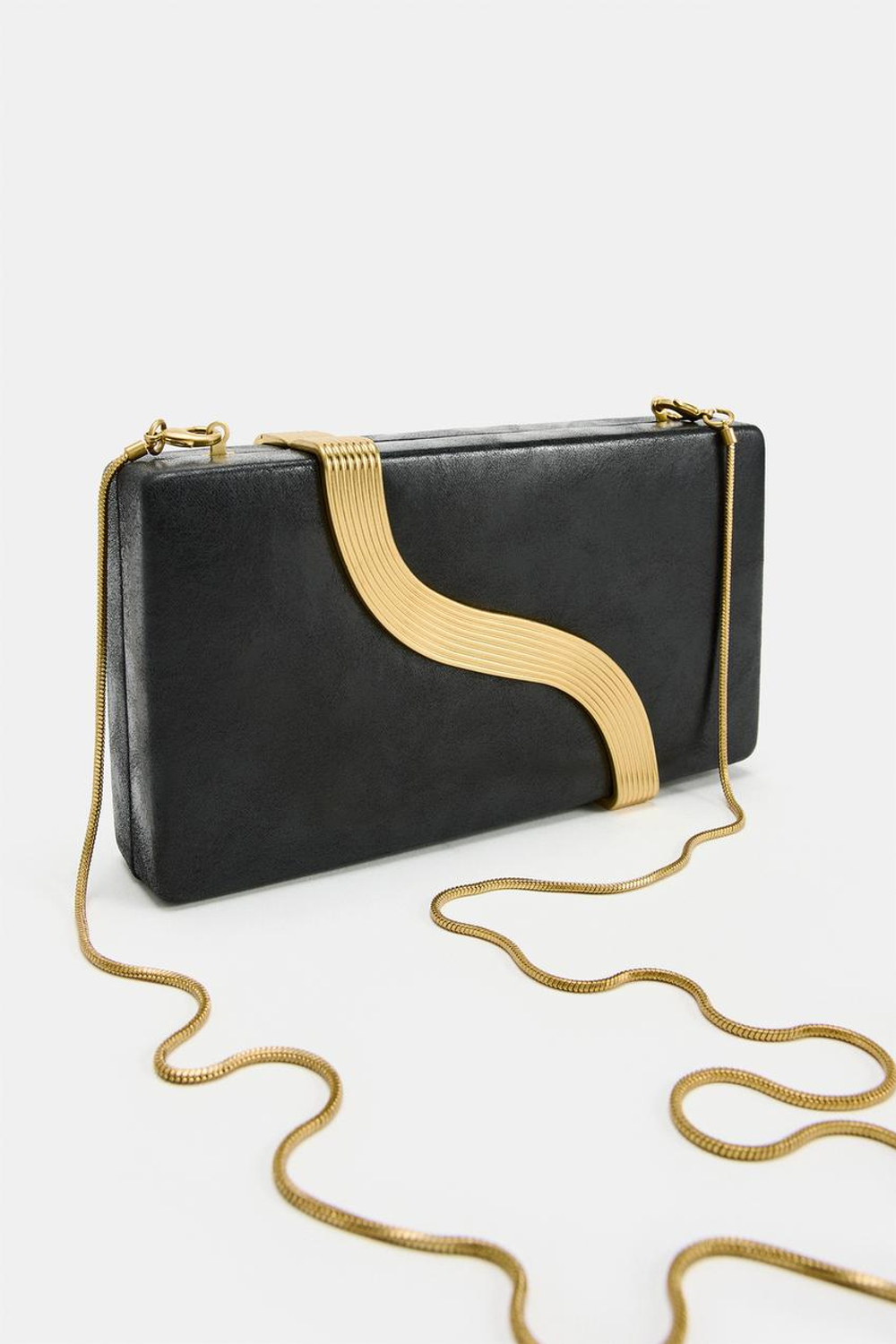 ZARA КЛАТЧ С МЕТАЛЛИЧЕСКОЙ ДЕТАЛЬЮ, ЧЕРНЫЙ