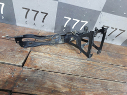Кронштейн фары правый BMW 3-Series (F30) 11-20 Б/У Оригинал 51647245792