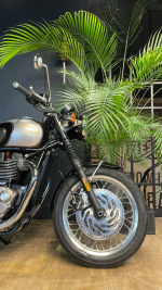 TRIUMPH BONNEVILLE T120 Icon Edition 2025