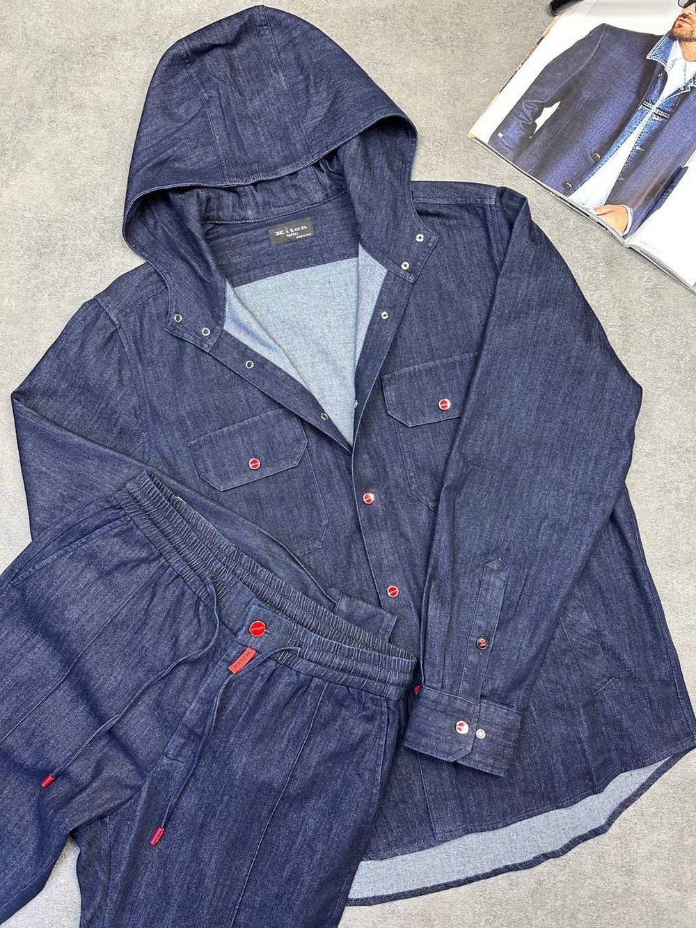 Джинсовый костюм Kiton