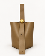 LOEWE Pebble Bucket Medium, дубовый оттенок, вид спереди