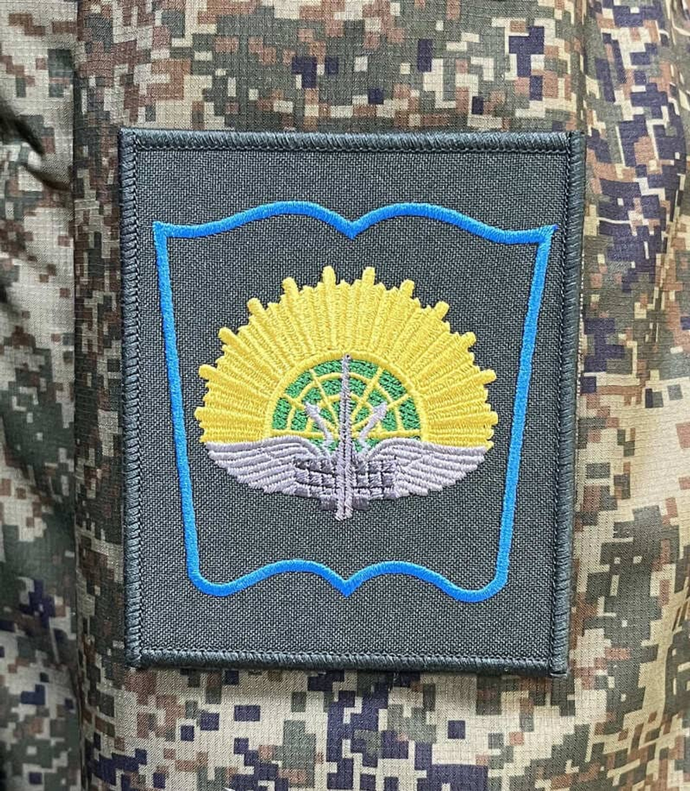 Шеврон вышитый ЯВВУ ПВО оливковый фон