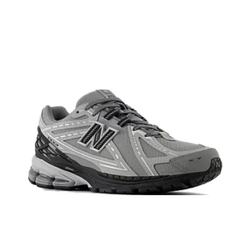 alt="Замшевые накладки и сетка на New Balance 1906R Castlerock Rain Cloud"