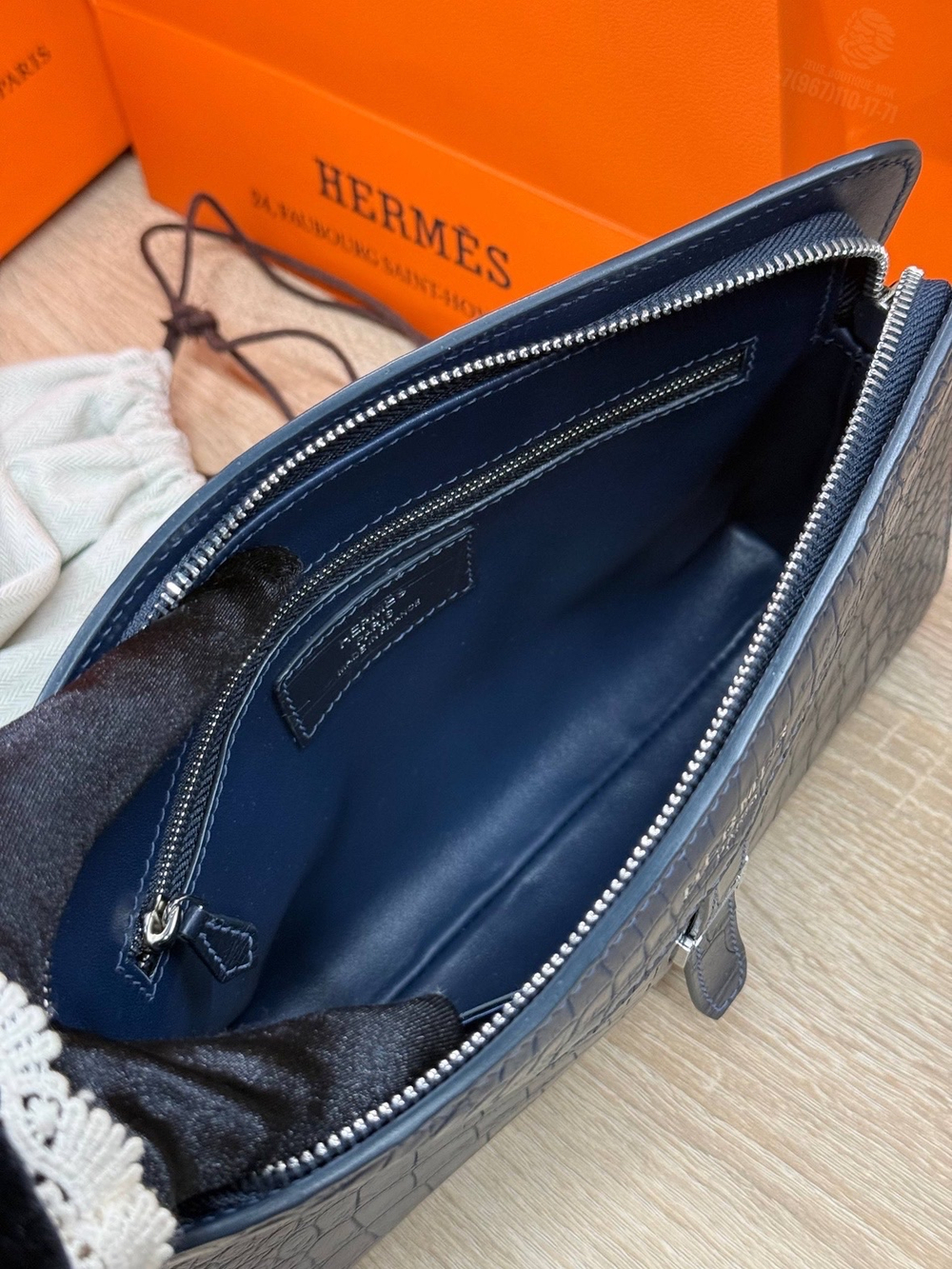 Клатч Hermes из кожи крокодила