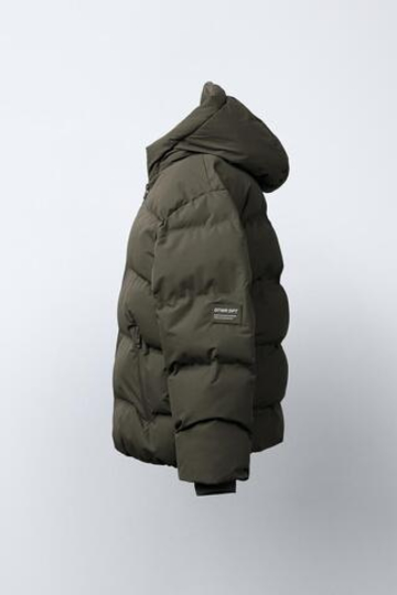 ZARA СТЕГАНЫЙ ПУХОВИК С НАШИВКОЙ WATER REPELLENT, СЕРОВАТО-КОРИЧНЕВЫЙ