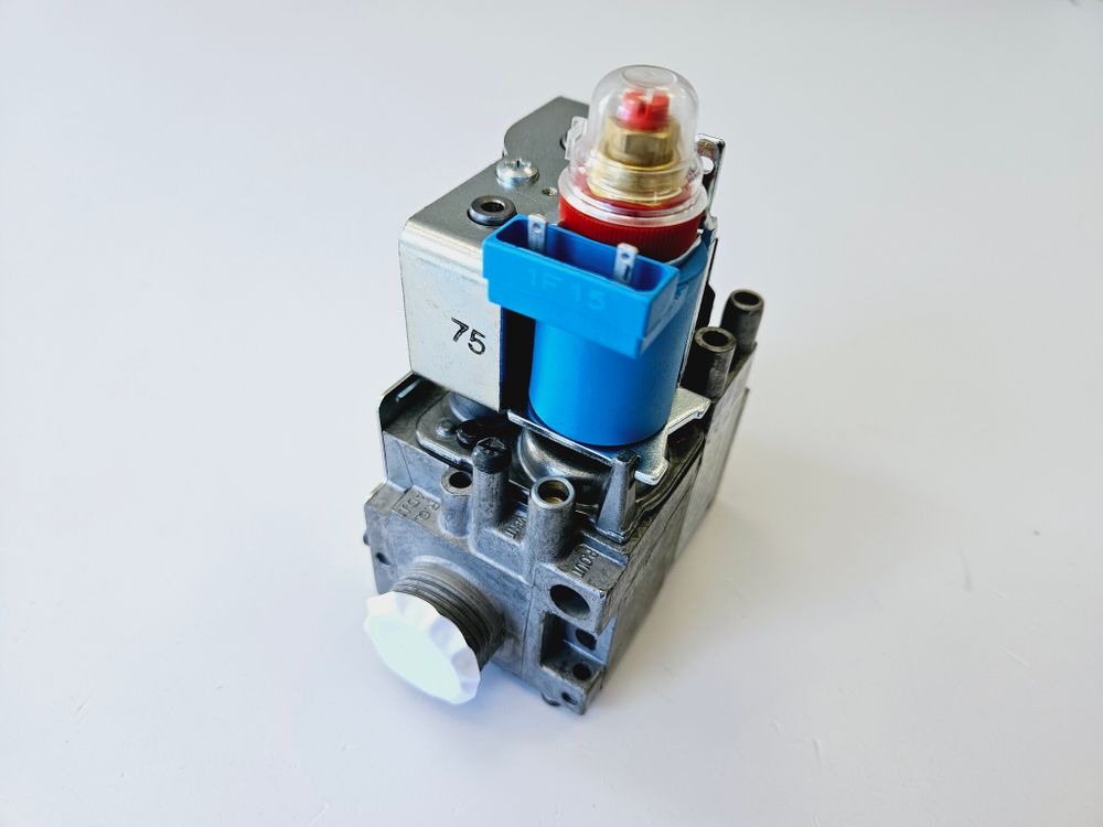 Клапан газовый BUDERUS Logamax U042/U044 (арт. 87160108990)