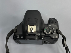 Canon 650D kit 18-55mm IS II 4.000 кадров