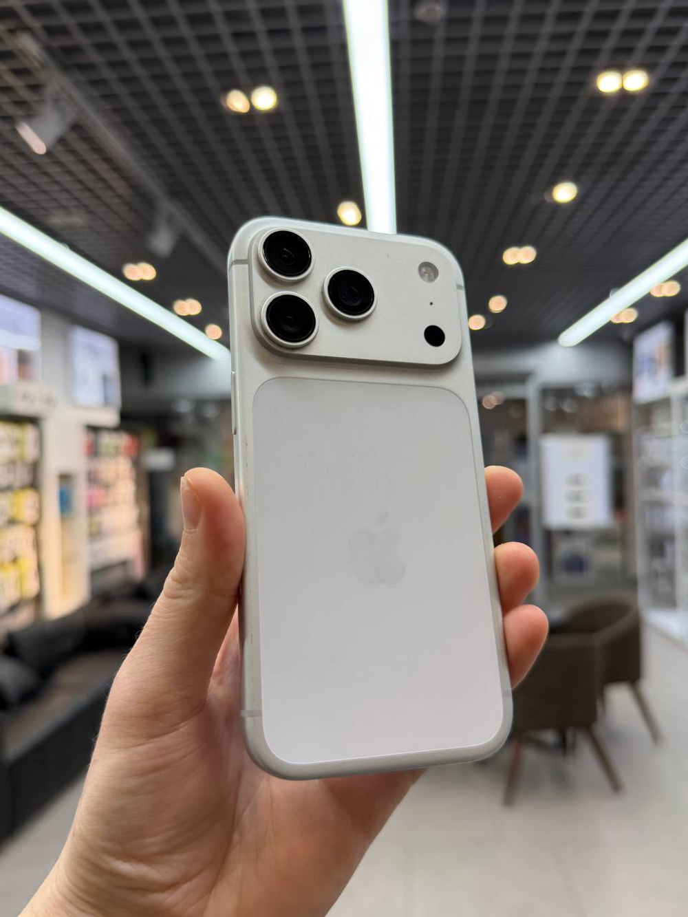 Apple iPhone 17 Pro 256Gb Silver, Б/У