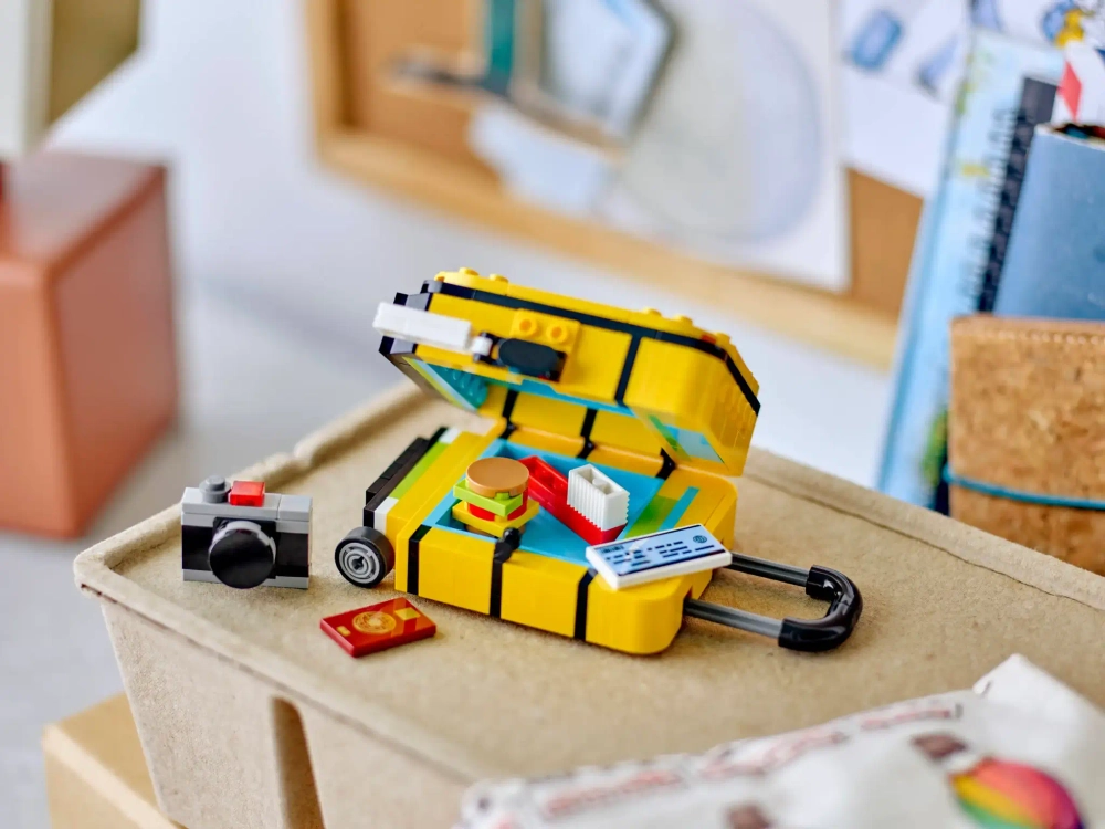 Конструктор LEGO 40817 Желтый дорожный чемодан