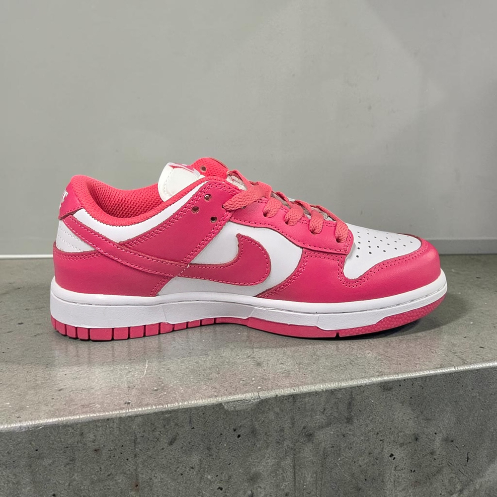 Nike SB Dunk Low • Fuchsia