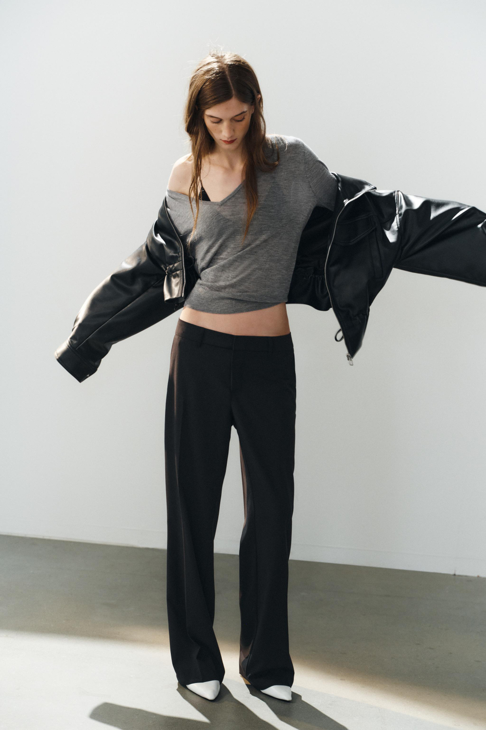 КУРТКА ИЗ ИСКУССТВЕННОЙ КОЖИ С РЕГУЛИРУЕМОЙ ТАЛИЕЙ — ZARA