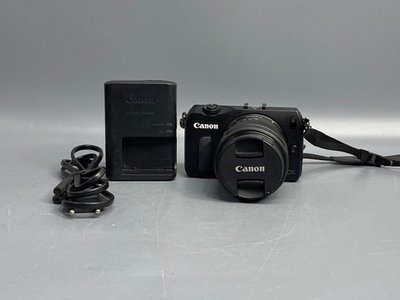 Canon EOS M Kit 18-55mm IS STM