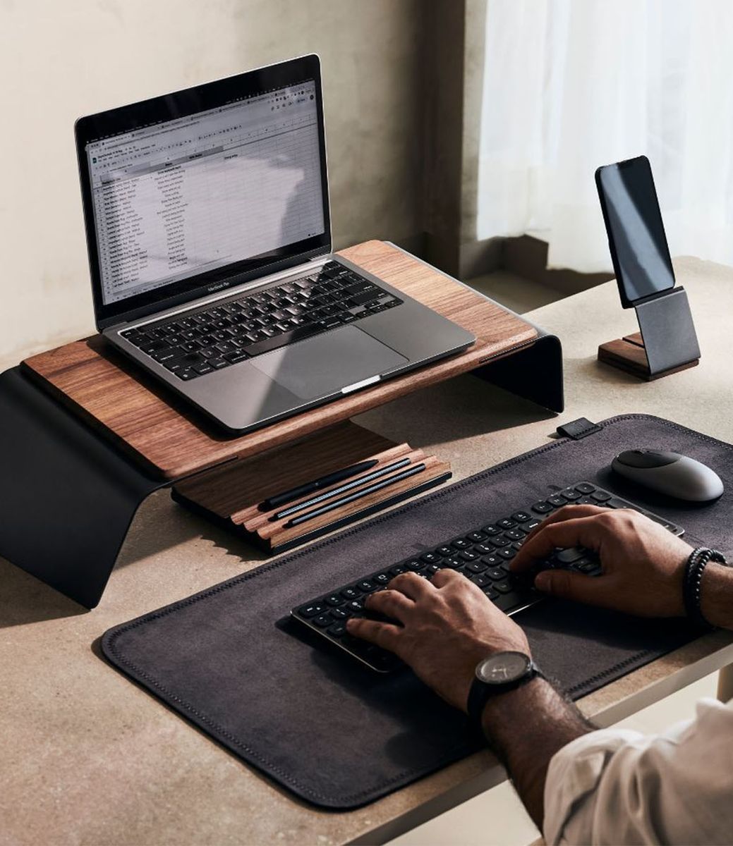 NOOE Exhibit Walnut — настольный органайзер