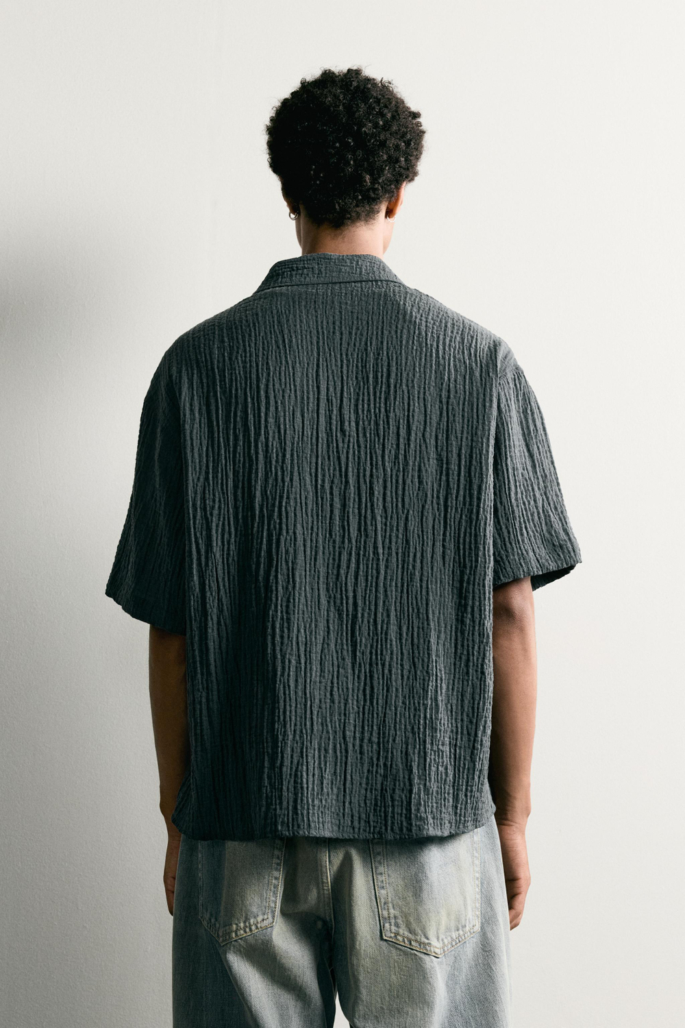 РУБАШКА RELAXED FIT С РЕЛЬЕФНЫМ ЭФФЕКТОМ — ZARA