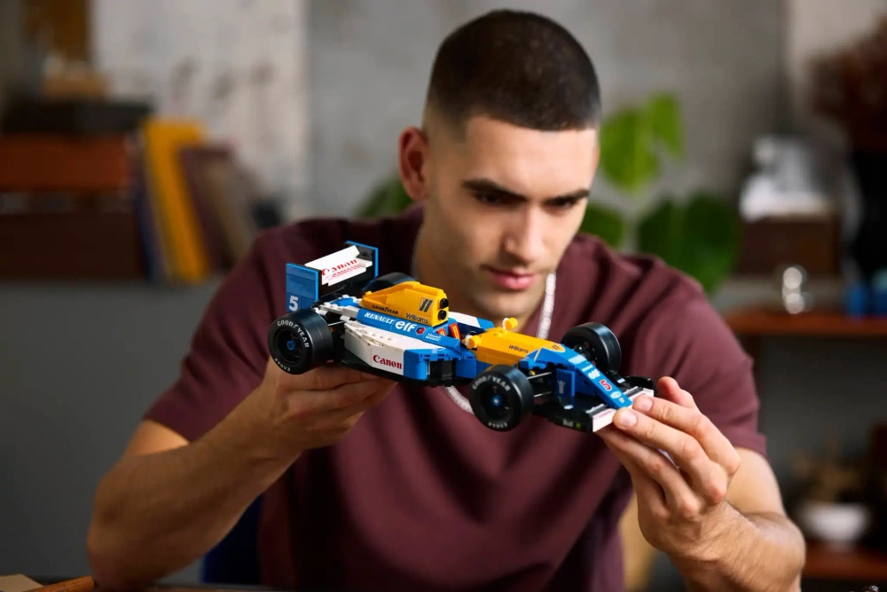 Конструктор LEGO Icons 10353 Williams Racing FW14B & Nigel Mansell
