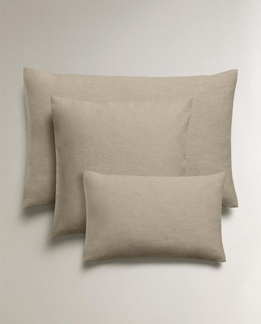 ZARA HOME ОДНОТОННАЯ НАВОЛОЧКА, ПЕСОЧНЫЙ