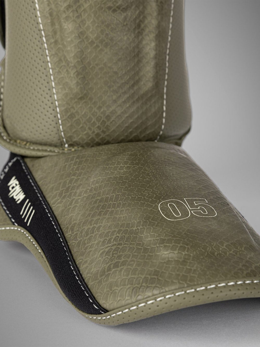 Щитки Venum Impact Evo Scales Army Green
