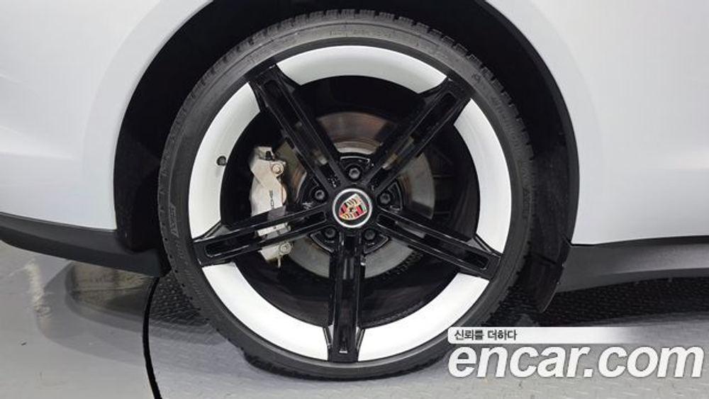 Porsche Taycan Base — 2022