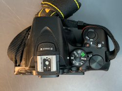 Nikon D5600 kit 18-55mm, 4400 кадров