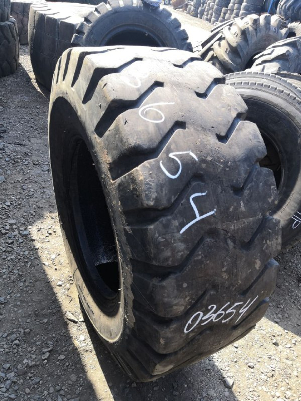 17.5-25 SDLG LEADWAY L-3 (G-2) шина б/у