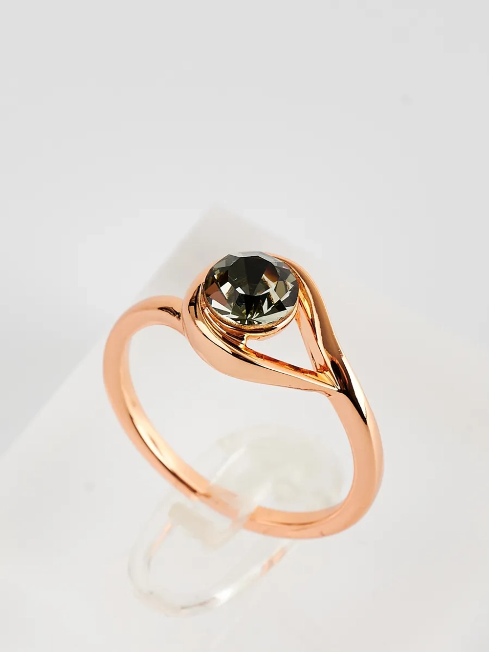 Кольцо Белла с серым кристаллом Swarovski