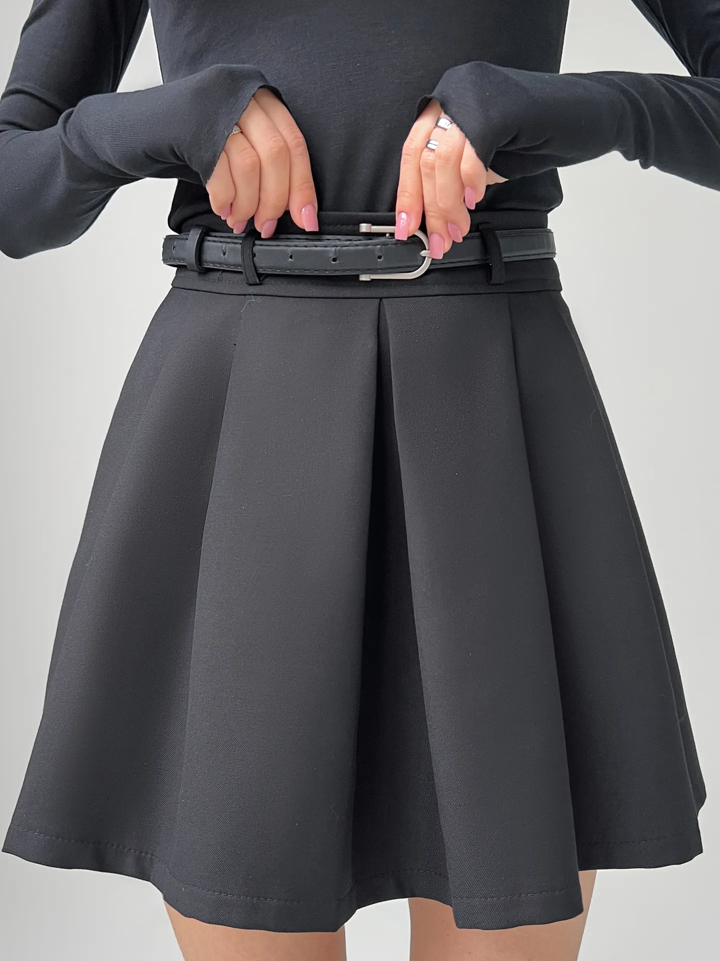 Юбка Yu Ze Fashion 2019322 однотонная короткая плиссированная