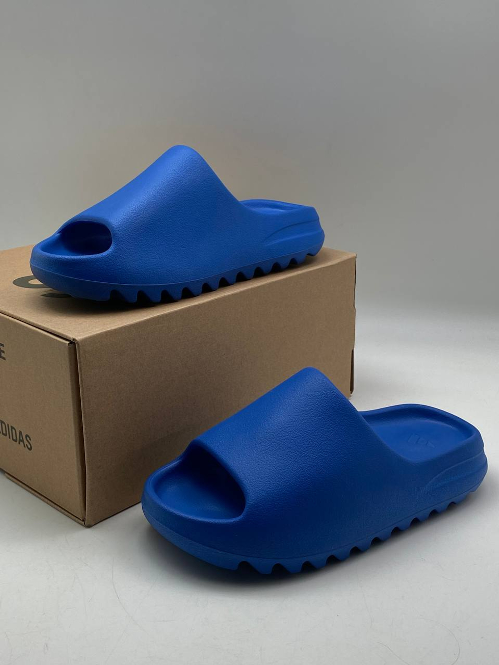 Шлепанцы Adidas Yeezy