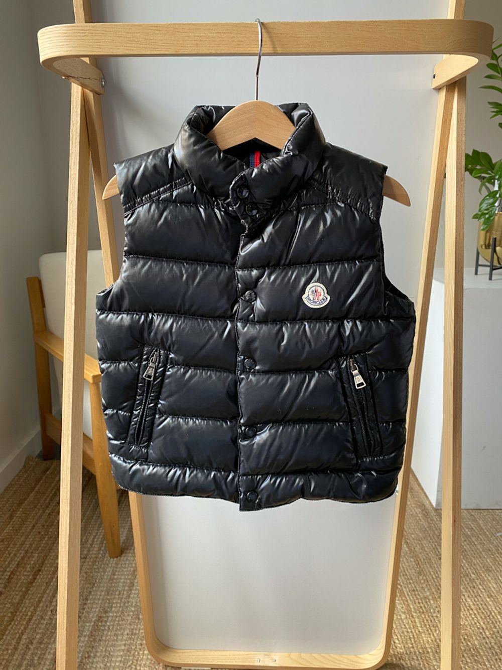 Пуховой жилет Moncler, 104