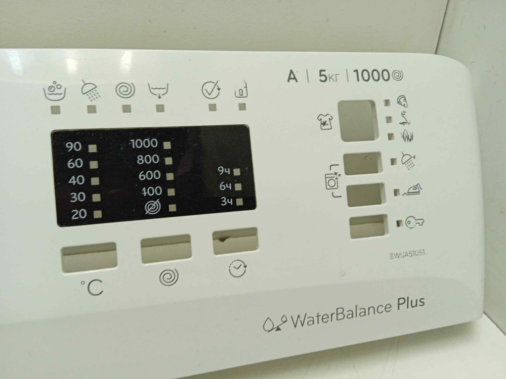 BWUA51051 кт181 Лицевая панель для стиральной машины Indesit BWUA51051 б/у