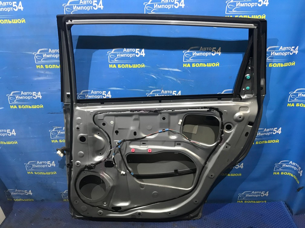 Дверь задняя правая TOYOTA WISH 2010