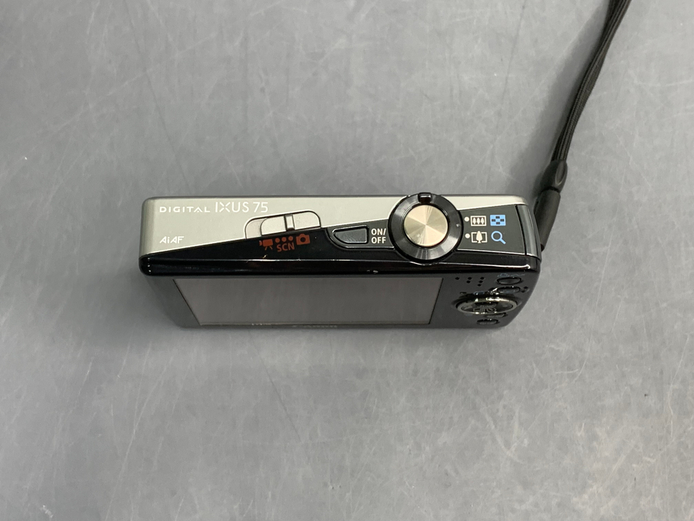 Canon IXUS 75