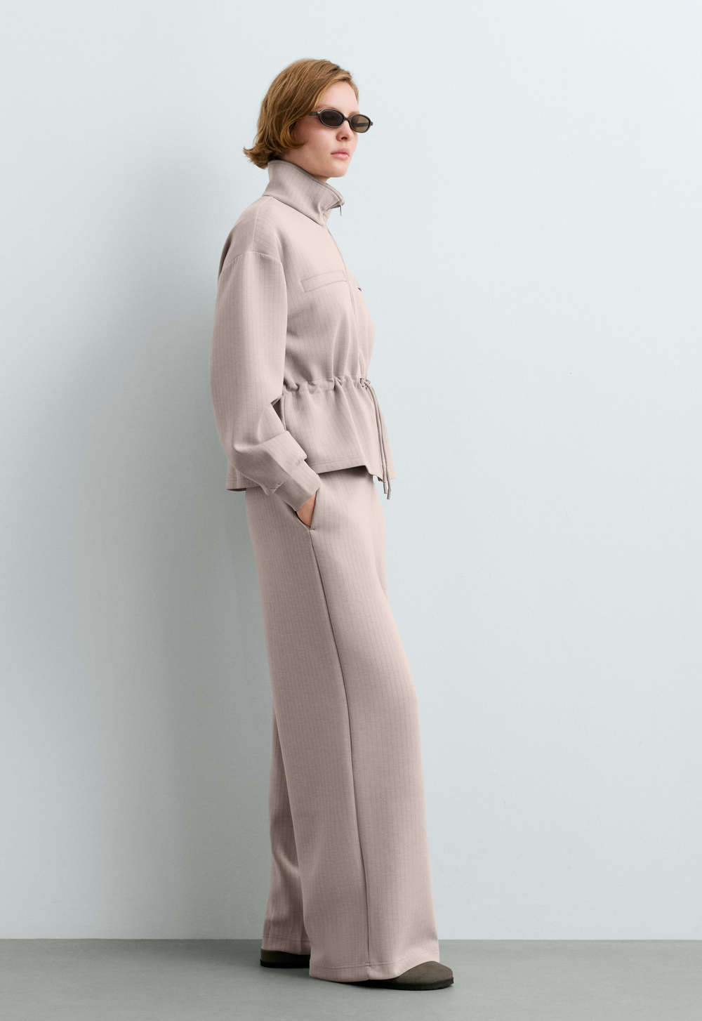 Oysho Короткая куртка из ткани с модалом в тонкую полоску, коричневый меланж