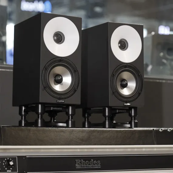Amphion One18 Black