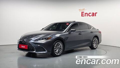 Lexus ES300h — 2025