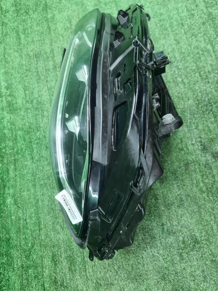 Фара правая Mercedes E W213 (2020-2023) LED