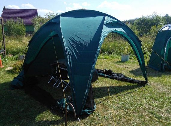 Шатер Canadian Camper SPACE ONE, цвет woodland, вид на природе.
