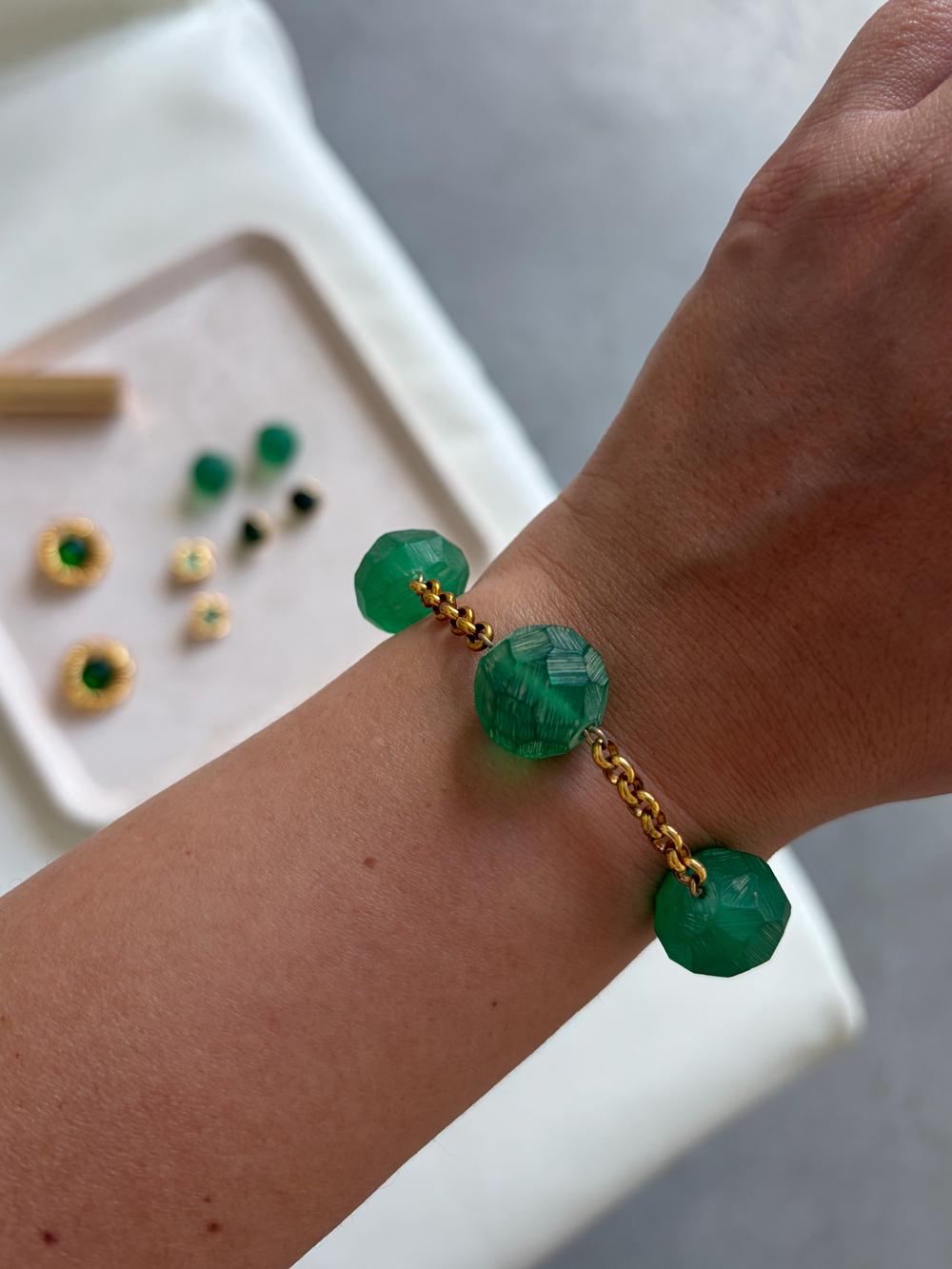 Браслет с зелёными бусинами Sonia Rykiel