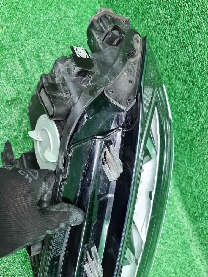 Фара правая VW Passat B8 (2021-н.в.) LED
