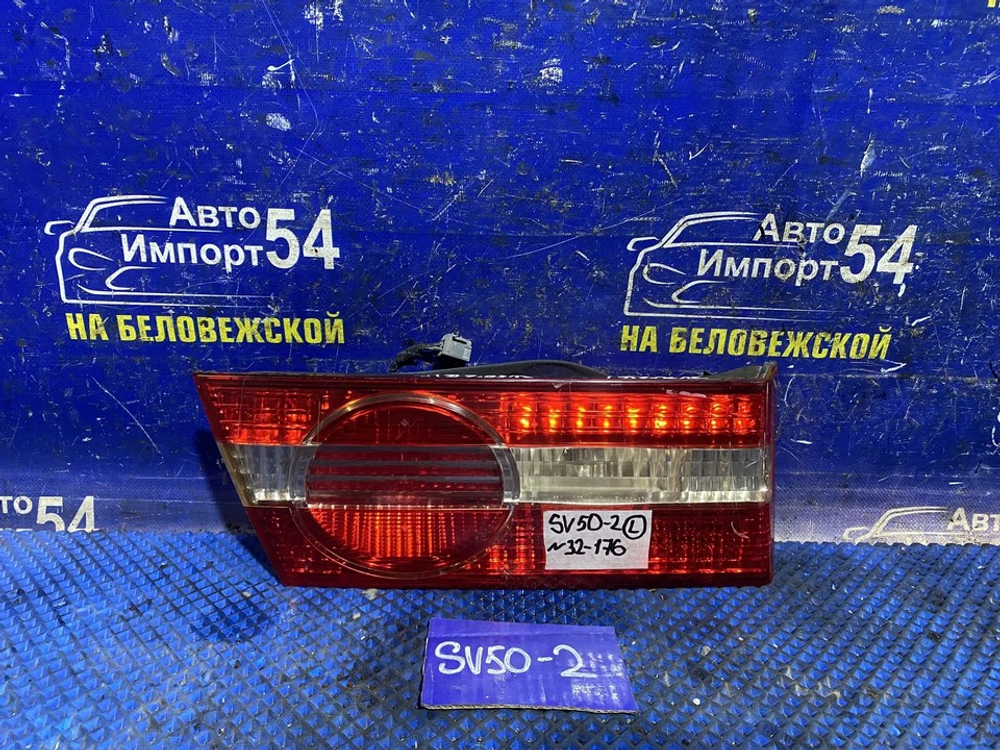 Вставка багажника левая TOYOTA VISTA 1998