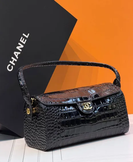 Клатч Chanel With Chain Métiers d’art 2026