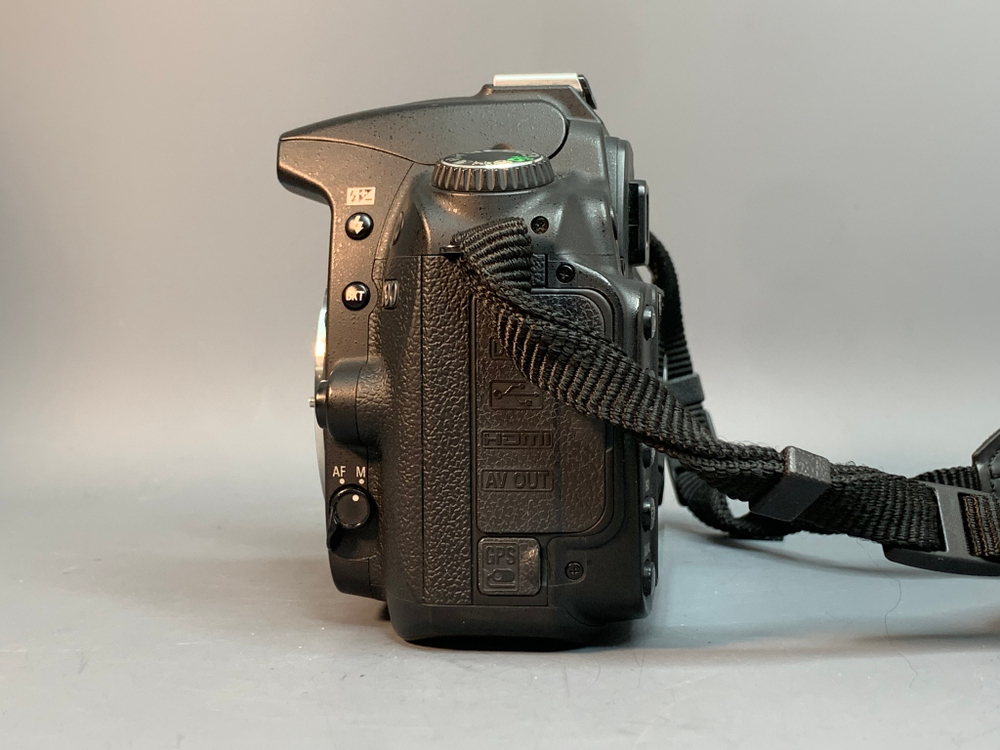 Nikon D90 ошибка, затвор не срабатывает