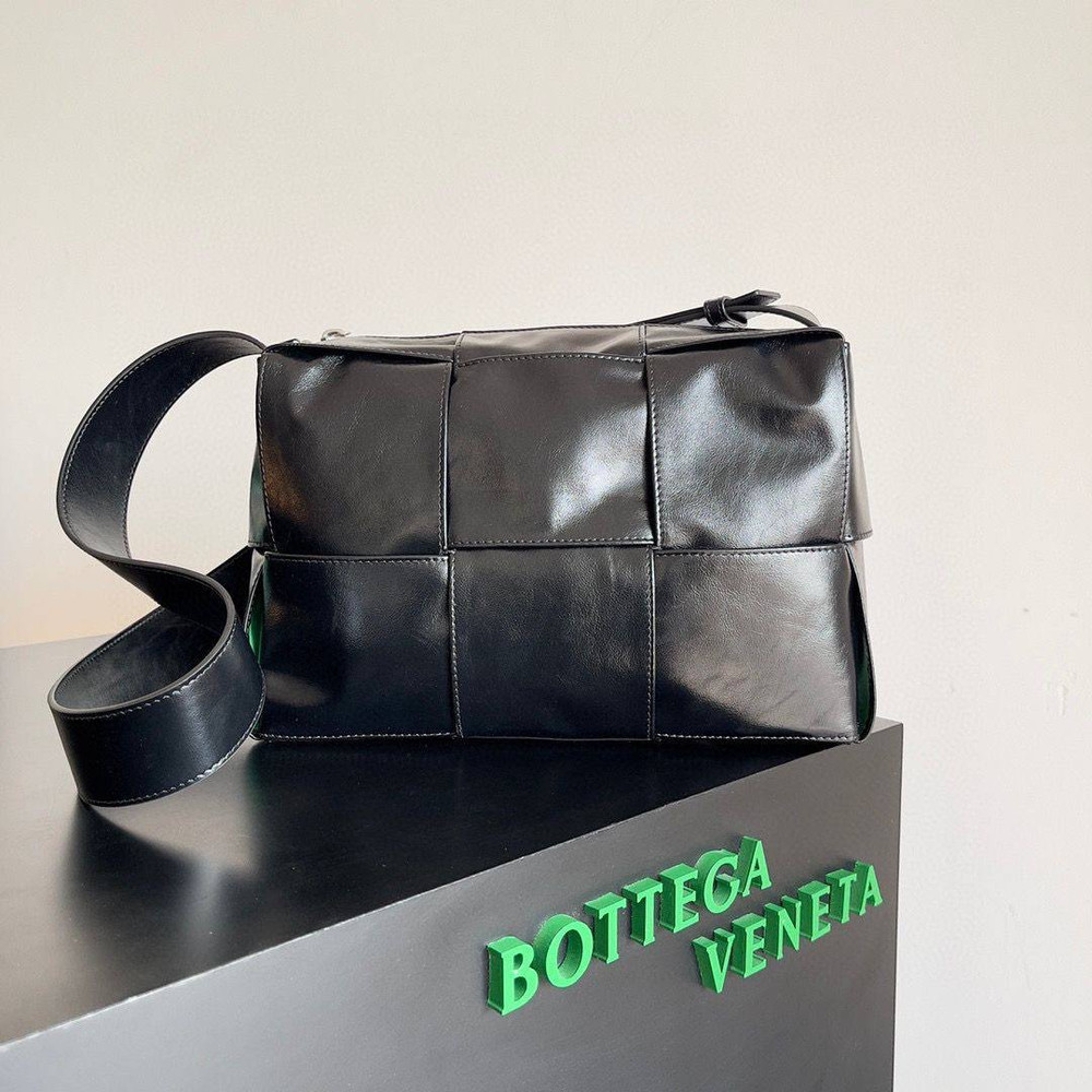 Сумка Bottega Veneta Arco