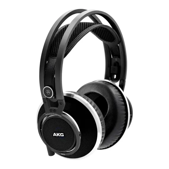 AKG K812