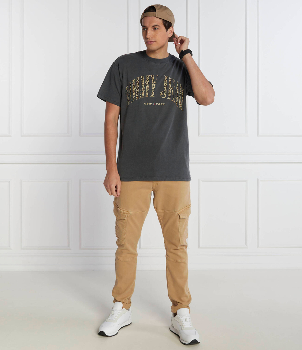 Футболка LEO COLLEGE Tommy Jeans - графитовый(DM0DM17735)