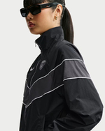 Paris Saint-Germain Windrunner Женская футбольная куртка Nike из ткани с УФ-защитой - NIKE