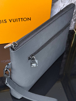 Клатч Louis Vuitton Voyage