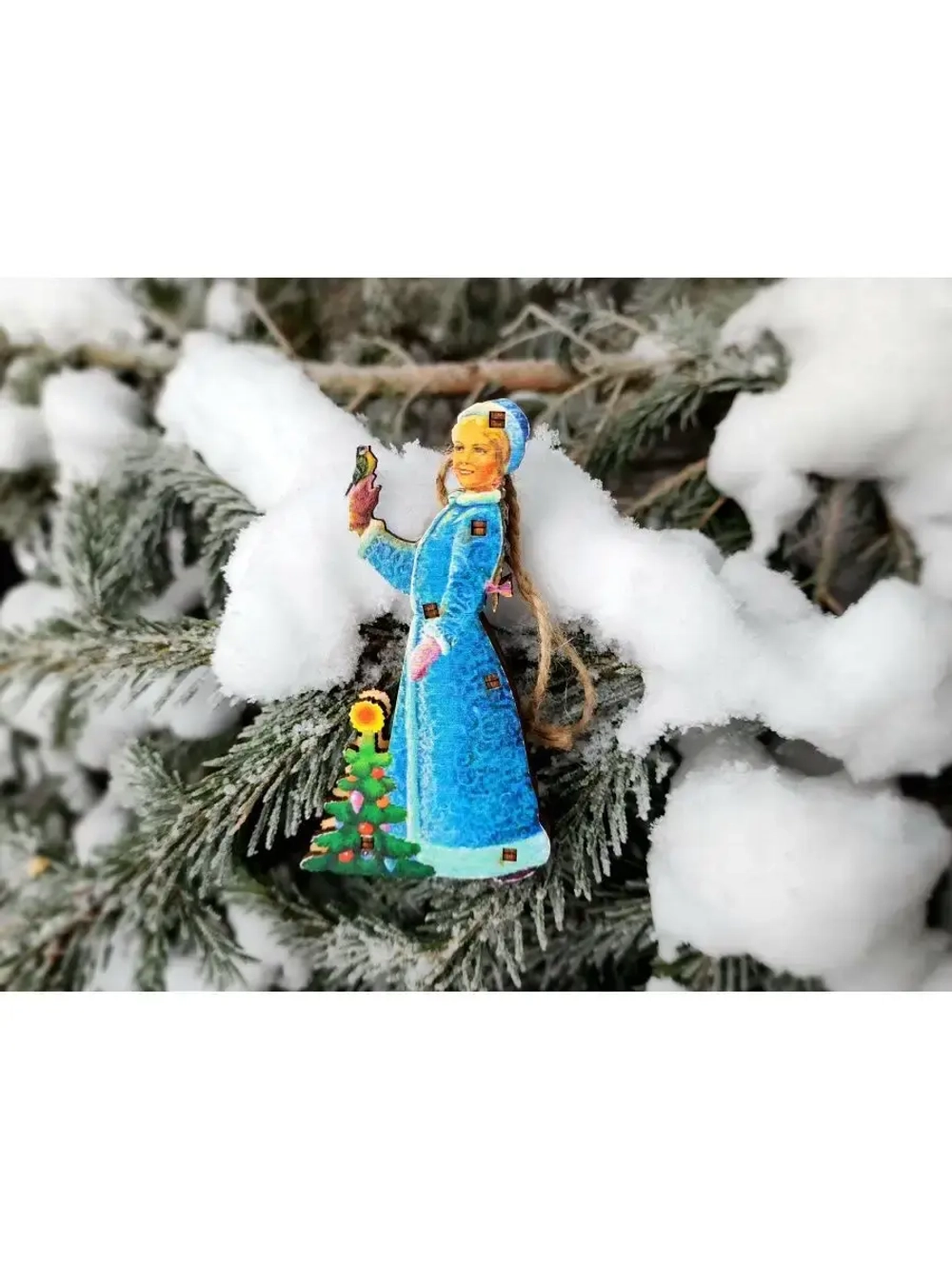 Деревянная игрушка на елку. Художник Владимир Зарубин. Снегурочка