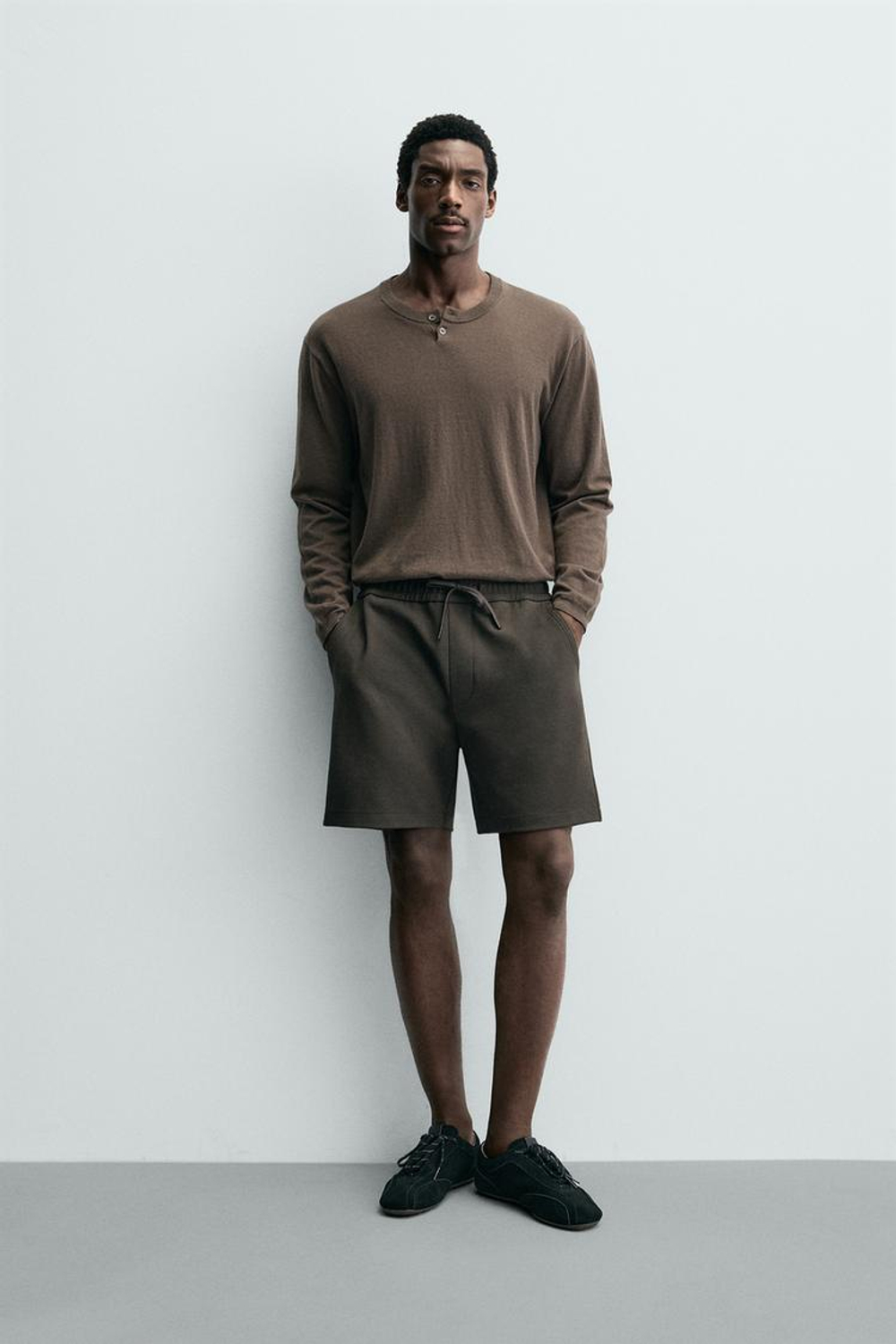 ZARA ШОРТЫ КОМФОРТНОЙ ПОСАДКИ ИЗ РЕЛЬЕФНОЙ ТКАНИ, ТЕМНО-КОРИЧНЕВЫЙ